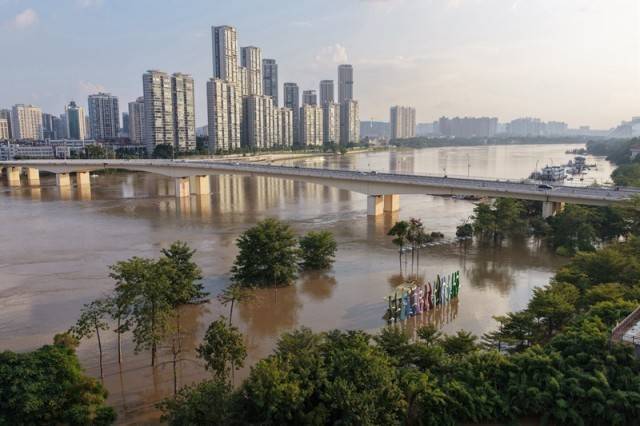 百色多个村庄被困水中已超半月<strong></p>
<p>以太坊查询</strong>，长涝难退为何重演？