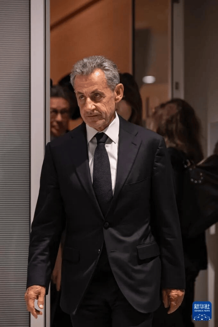 70岁法国前总统萨科齐的“坐牢style”：入狱前密会马克龙<strong></p>
<p>以太坊市值</strong>，入狱后开始写书