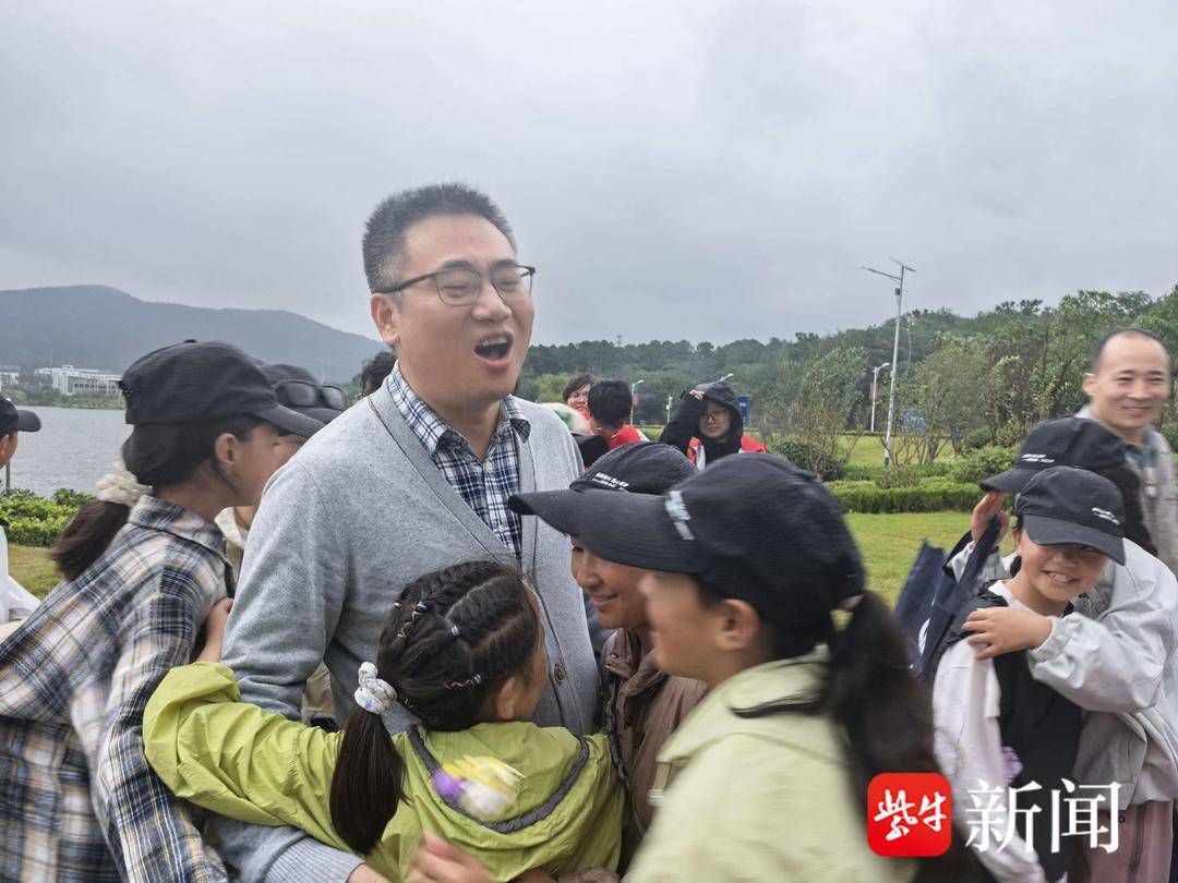 “叔叔是江苏的<strong></p>
<p>以太坊市值</strong>，将来一定带你们去看看！”镇江警官不忘承诺，四次组织近百名藏区学子来苏研学