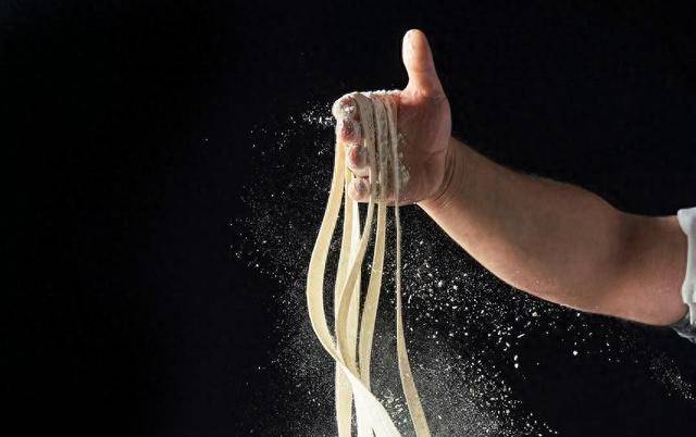 父子俩在上海浦东经营面馆 购30公斤“毒物”加入面条被判刑